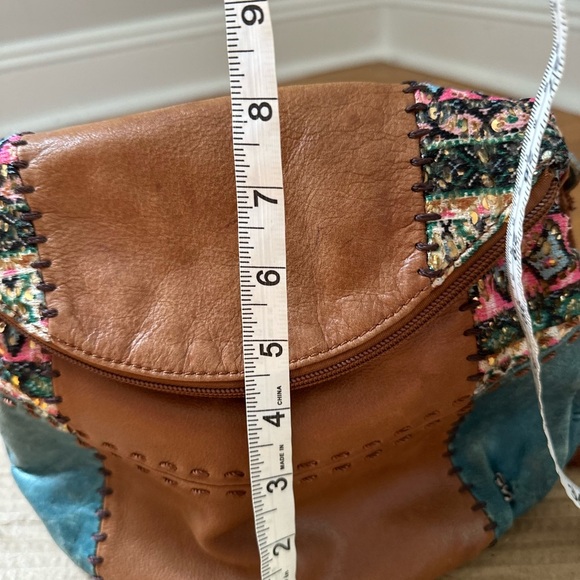 The Sak Women's Handbag Purse Tan Leather Crossbody Beaded Patchwork Bag. - Picture 8 of 14